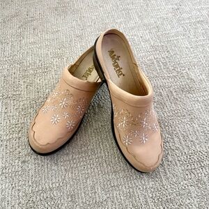 Alegria Women's Beige Floral Mules